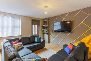Borough Road - Room 9, Middlesbrough - Photo 2