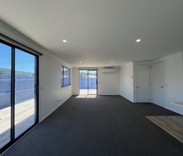 Wainuiomata 4 Bedrooms - Photo 6