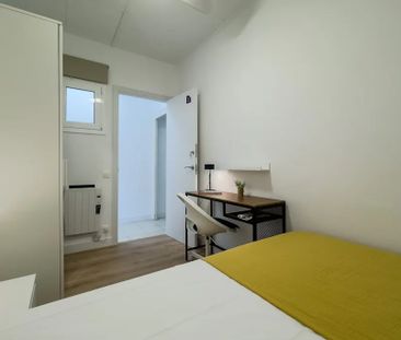 Carrer del Rosselló, Barcelona, Catalonia 08008 - Photo 2