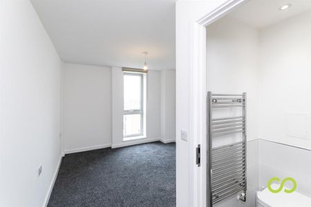 2 bedroom flat to rent - Photo 3
