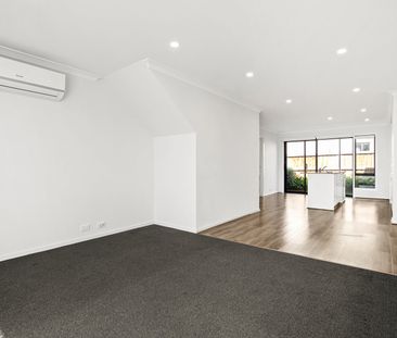 22 Merindah Boulevard, Deanside VIC 3336 - Photo 1