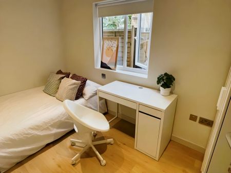 3 Bedroom 2 Bathroom Room 1 (shared bath) - Photo 3