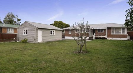 Central living made easy - Photo 4