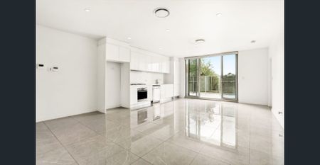 Modern 3 Bedroom Apartment - Photo 2