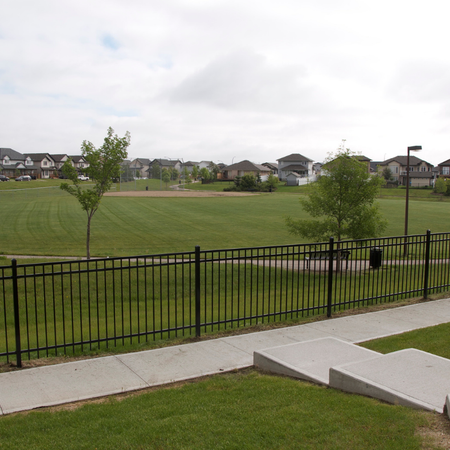 2 Bedroom Walk-out Townhouse in Hampton Village - Photo 4