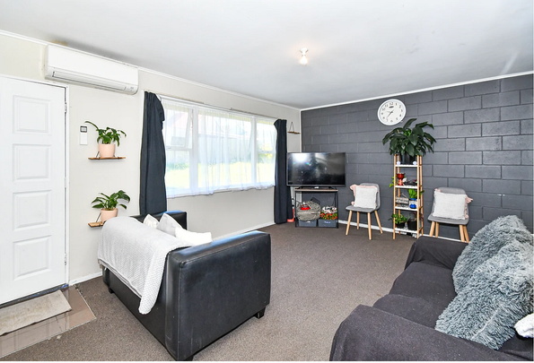 MIDDLEMORE-'Ready to move in' - Photo 1
