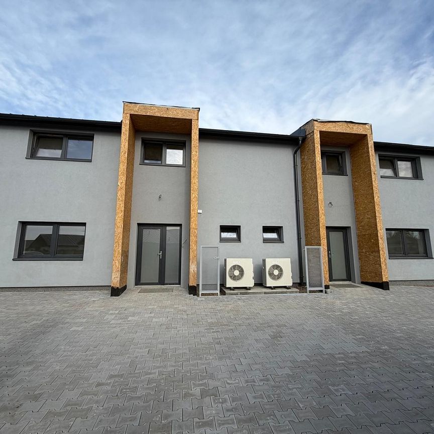 Pronájem domu 157 m² s pozemkem 208 m² - Photo 1