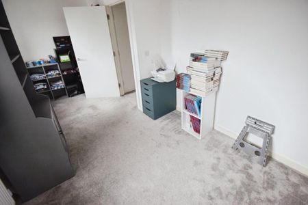 2 bedroom semi-detached house to rent - Photo 2