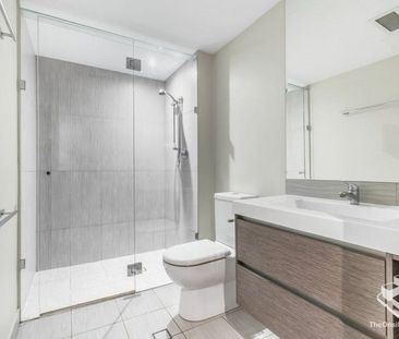 Large Studio unit with open Living area and courtyard - Photo 6