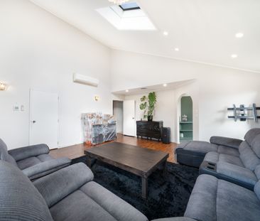 Woodridge, 3 Bedrooms - Photo 1