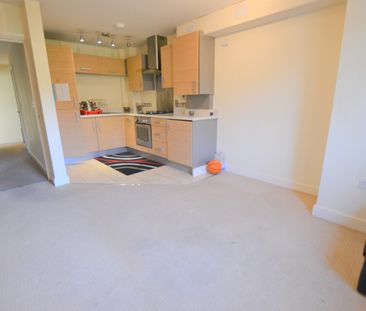 2 bed flat to rent in 6 The Waves, BH5 1AA - Photo 1