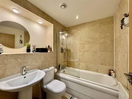 Bridge End, Rastrick, Brighouse, HD6 - Photo 2