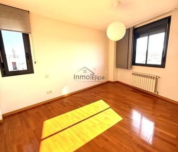 4 bedroom luxury penthouse for rent in Madrid, Autonomous Region of... - Photo 2