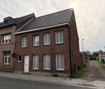 Huis met garage in centrum Haasdonk - Photo 1