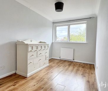 3 bedroom end of terrace house to rent - Photo 4