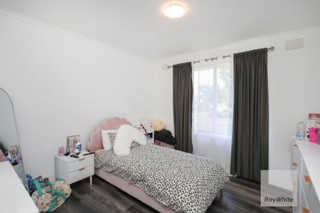 Ideal Family Home in a Prime Location - Photo 3