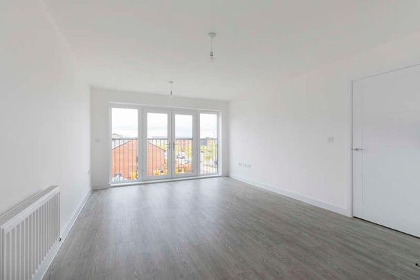 The Waterfront, Gloucester, GL2 - Photo 1