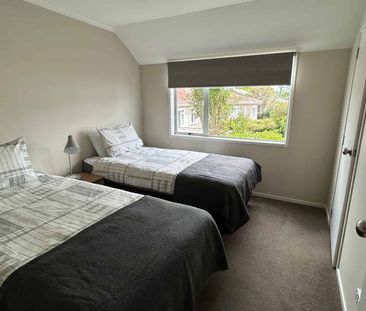 Boutique sunny north facing townhouse - Photo 3