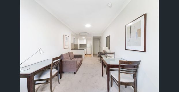 Newly renovated! Electricity and water included in rent - Photo 1