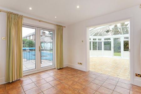 4 bedroom detached house to rent - Photo 4