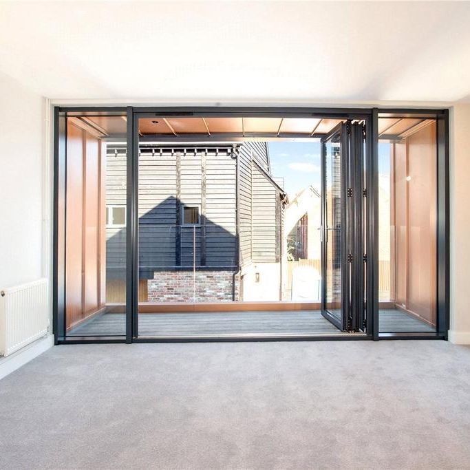 2 bedroom duplex to rent - Photo 1