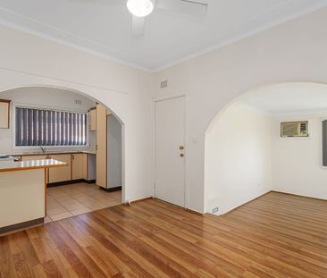 Spacious family home with large backyard - Photo 1