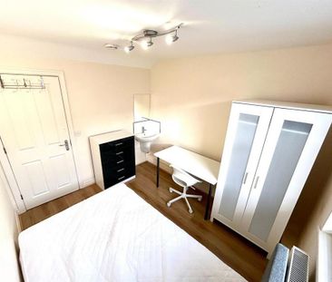 6 bedroom terraced house to rent - Photo 3