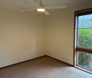THREE BEDROOM FAMILY HOME - Photo 4