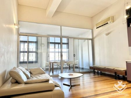 UNFURNISHED 2 BEDROOMS LUXURY APARTMENT IN THE ICONIC MCWHIRTERS BUILDING - Photo 3