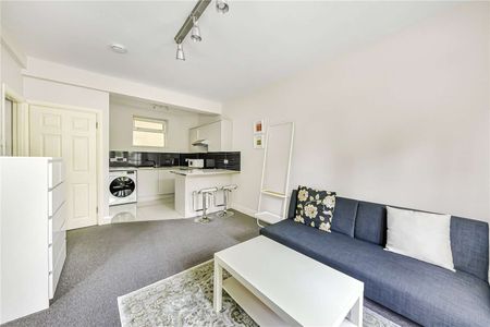 A well presented apartment in a purpose built development in Maida Vale including heating and hot water. - Photo 3