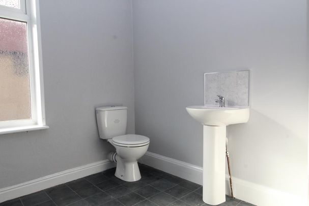 2 bedroom terraced house to rent - Photo 1