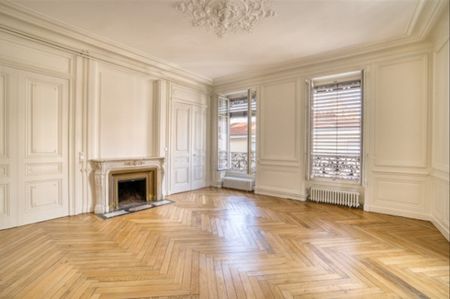 Appartement • Cordeliers-Célestins-Bourse - Photo 3