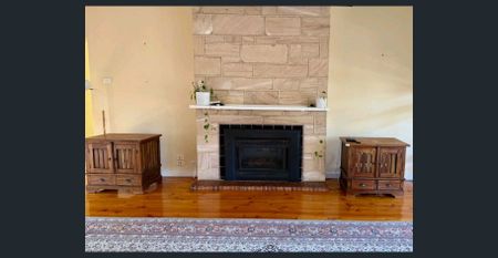 Hi, I’m your spacious and sunlit family classic - Photo 3