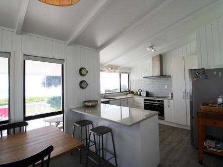 1980's Beach Front Beauty - Photo 4