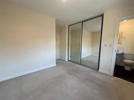 3 bedroom semi-detached house to rent - Photo 5