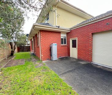 3 Bedroom Townhouse - Photo 3