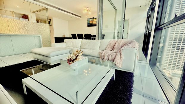Fully Furnished Luxury Apartment in Lumiere Residences – Level 42 - Photo 1