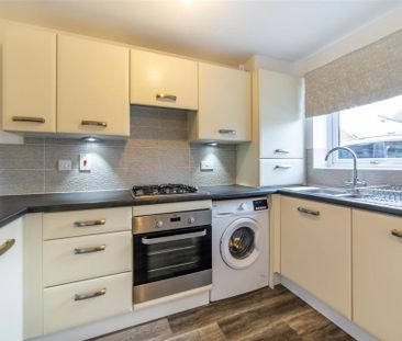 2 bedroom end of terrace house to rent - Photo 3