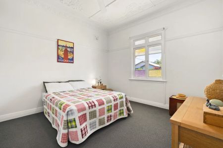 Three Bedroom House - Photo 3