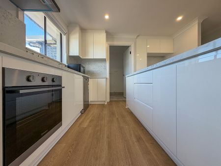 Family Home in Quiet Cul-de-Sac - Photo 2