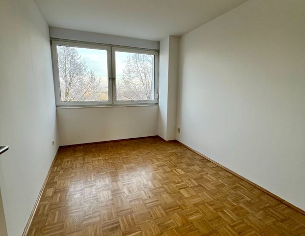 Großzügige 4-RW mit Balkon und Stellplatz zu vermieten! - Photo 1