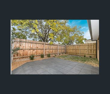 GEOGRGEOUS UNIT IN SMALL BOUTIQUE BLOCK - Photo 4