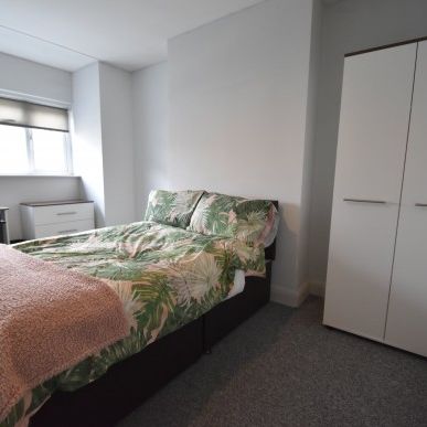 FANTASTIC STUDENT HOUSE SHARE AVAILABLE FOR NEXT ACADEMIC YEAR - Photo 1