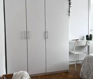 Calle de Cavanilles, Madrid, Community of Madrid 28007 - Photo 3