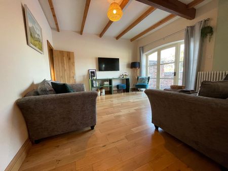 Charming Three Bed Barn - Photo 2