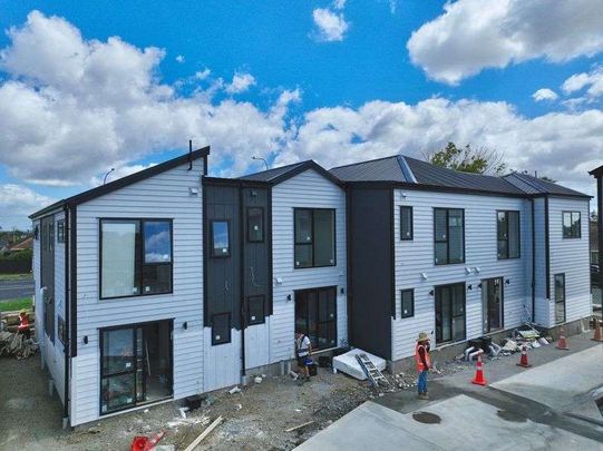 3 x High-Spec New Build Homes In The Heart of Mangere! - Photo 1