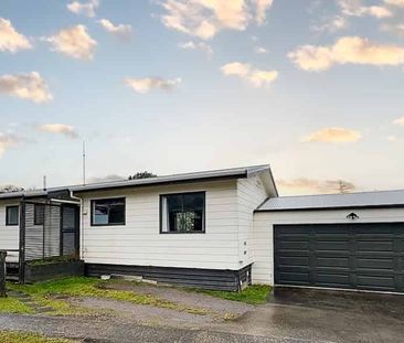 Private, Practical and Ready to Move In! - Photo 1