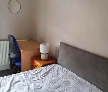4 bedroom house, 1 en-suite - Photo 2