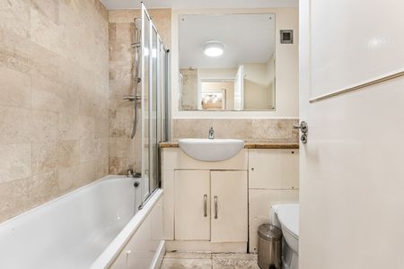1 Bed Flat, Vesage Court, EC1N - Photo 2