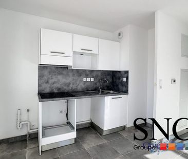 T3 AVEC TERRASSE, JARDIN ET DEUX PARKINGS - Photo 4